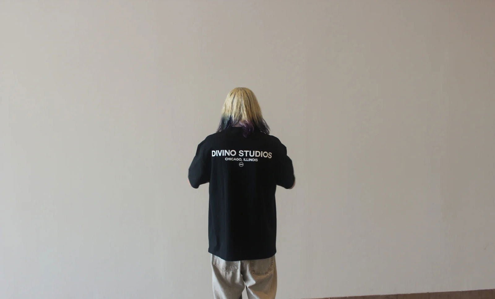 "BLACK DIVINO STUDIOS" T-Shirt - VOTYDivino
