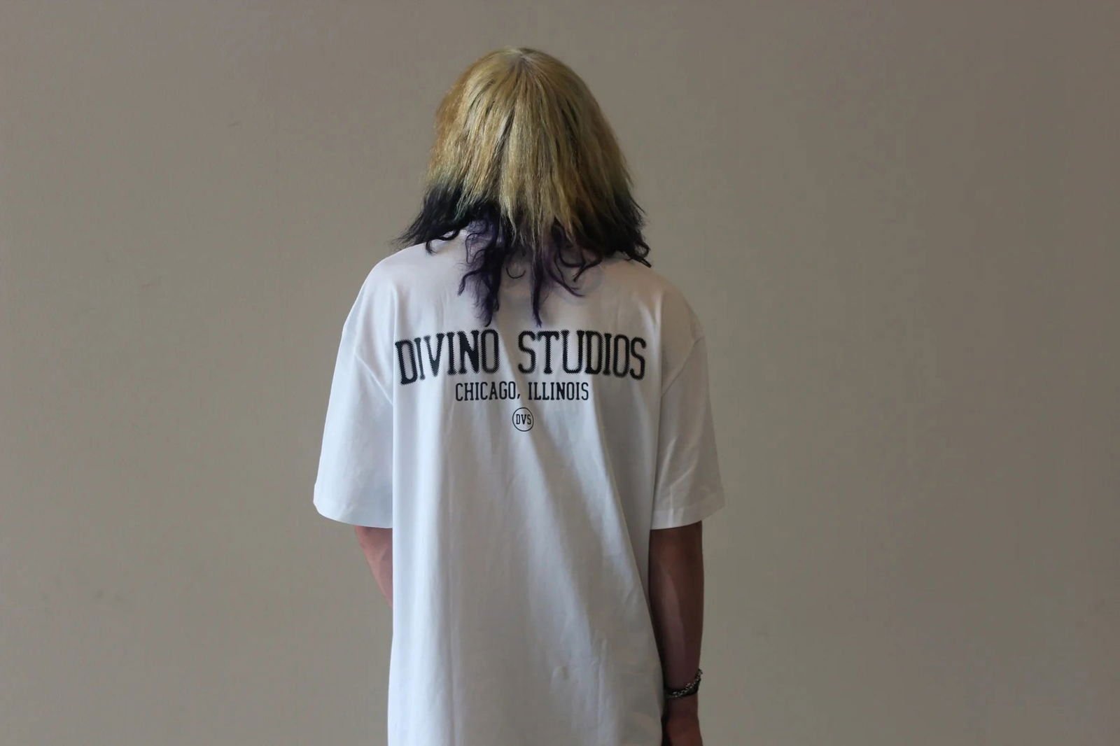 "WHITE DIVINO STUDIOS DOTTED" T-Shirt - VOTYDivino
