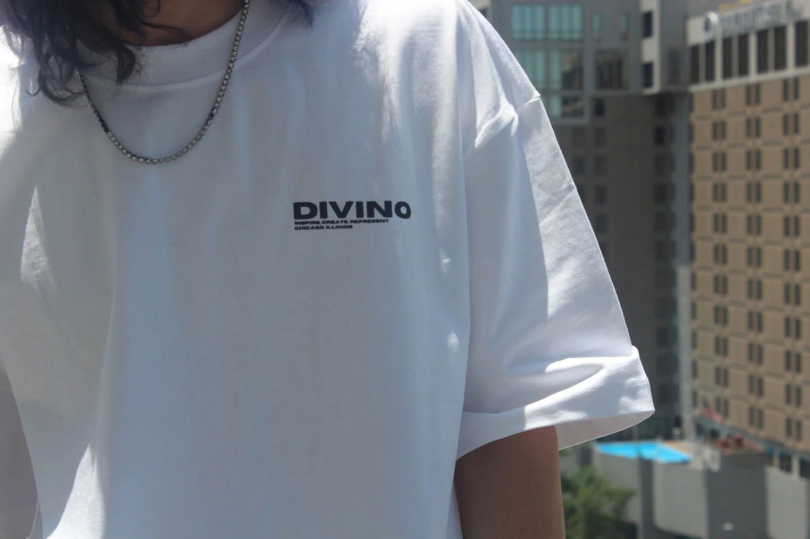 "WHITE DIVINO STUDIOS" T-Shirt - VOTYDivino