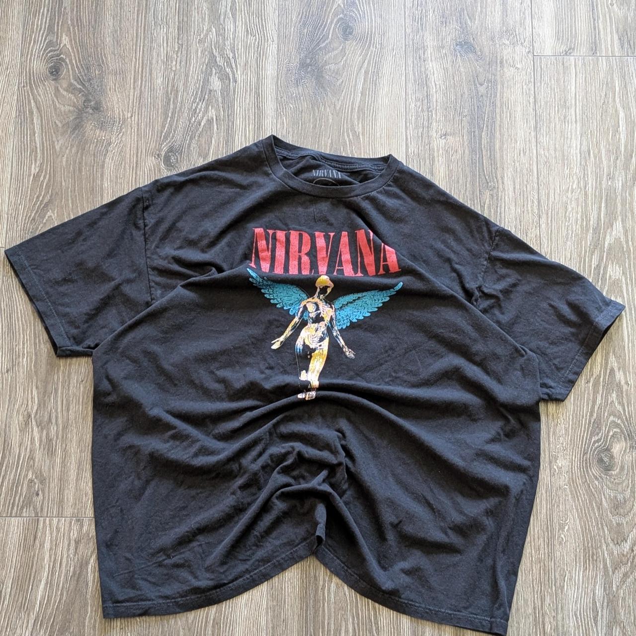 Nirvanna Designs Men's Black and Red T-shirt